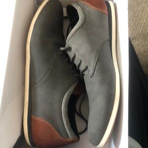 Men’s dress sneaker
